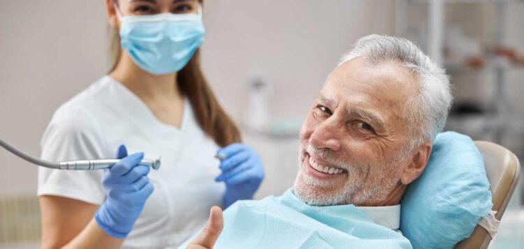 Implantes Dentários