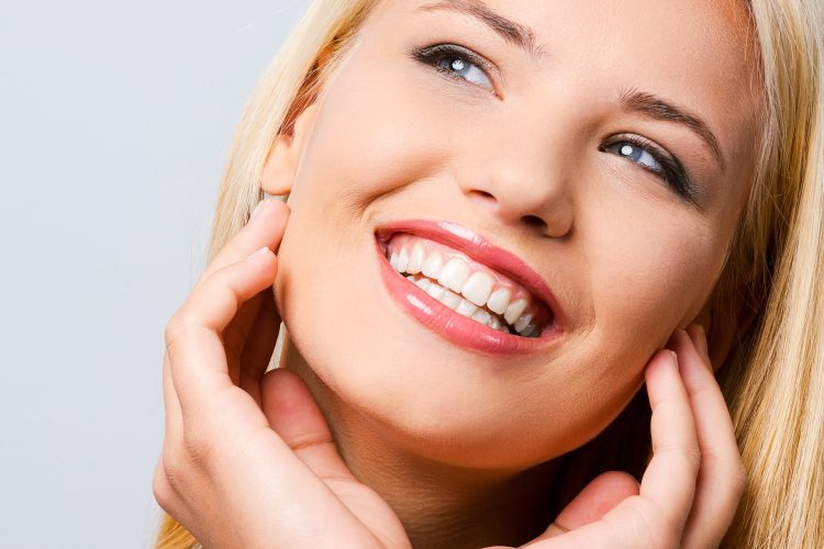 teeth-whitening-dentalia-demo-1-750x500